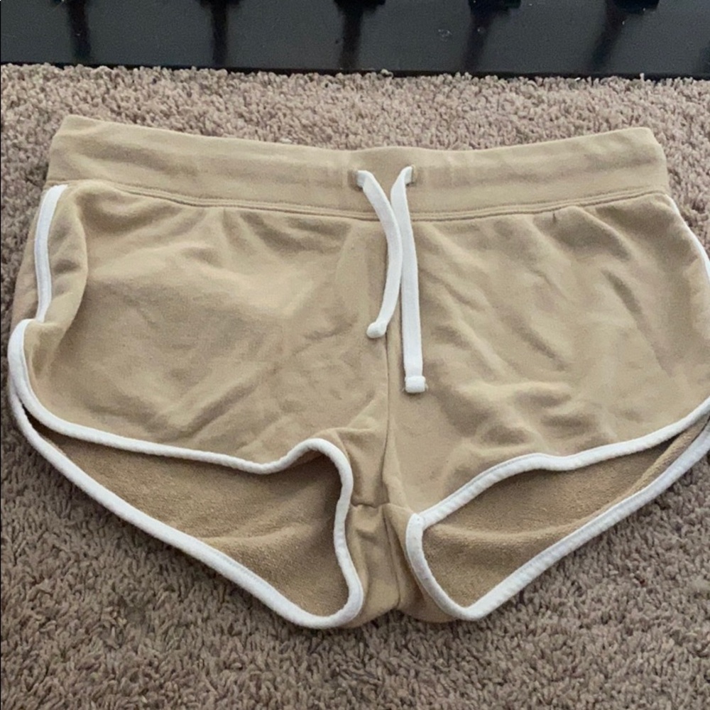H&M Tan Curved Hem Lounge Shorts. Size M